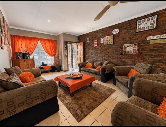 2 BEDROOM TOWNHOUSE FOR SALE IN WALDRIFT